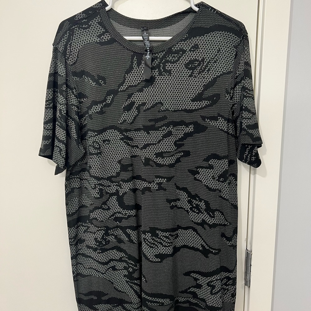 Lululemon Mens Metal Vent Tech SS - L